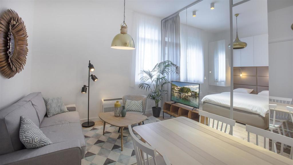 Ah Design Luxury Apartment